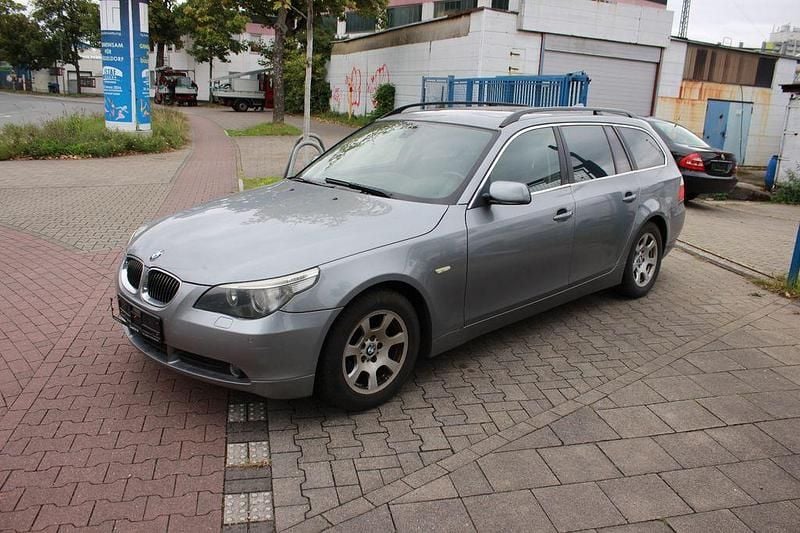 Grau Gebraucht 2005 BMW 523 Sport Line Kombi | 2.199 € (Superpreis) - Bild 1/4
