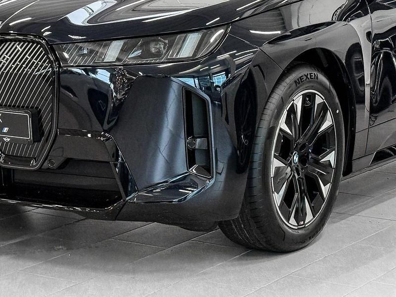Neu BMW iX M Sport 300 kW (408 PS) 2025 Carbonschwarz SUV