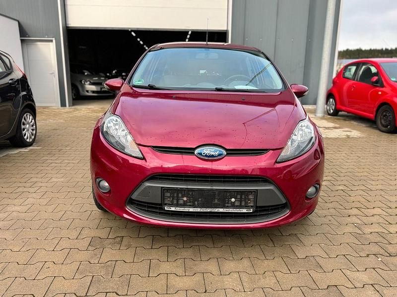 Gebraucht Ford Fiesta Trend 97 PS (71 kW) 2012 Violet Kleinwagen