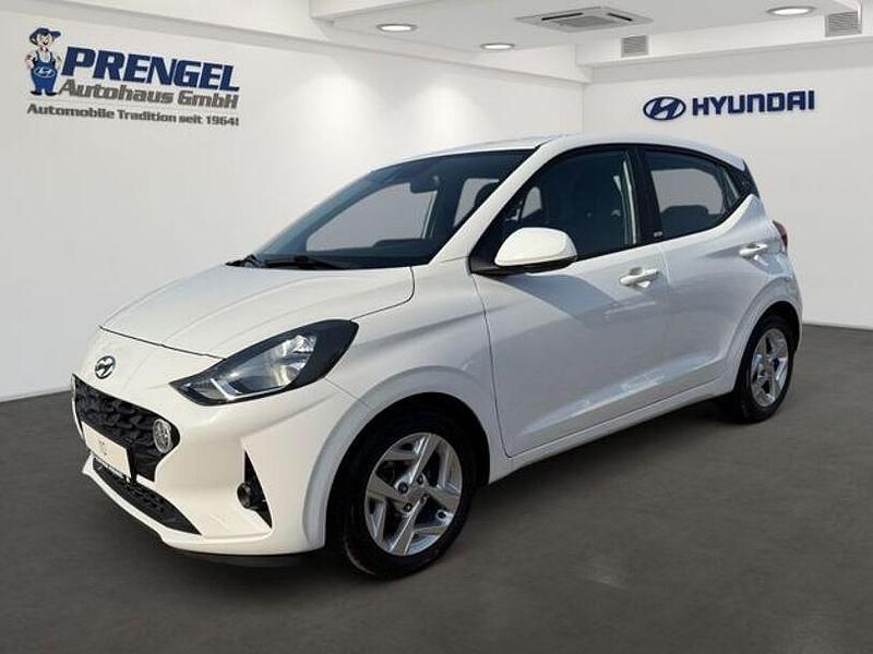 Weiß Gebraucht 2020 Hyundai i10 Trend Kleinwagen | 12.980 € (Fairer Preis) - Bild 1/4