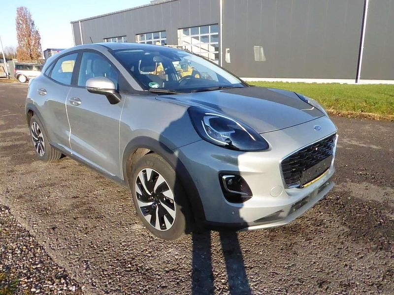 Gebraucht Ford Puma Titanium 125 PS (91 kW) 2022 Solar silver SUV