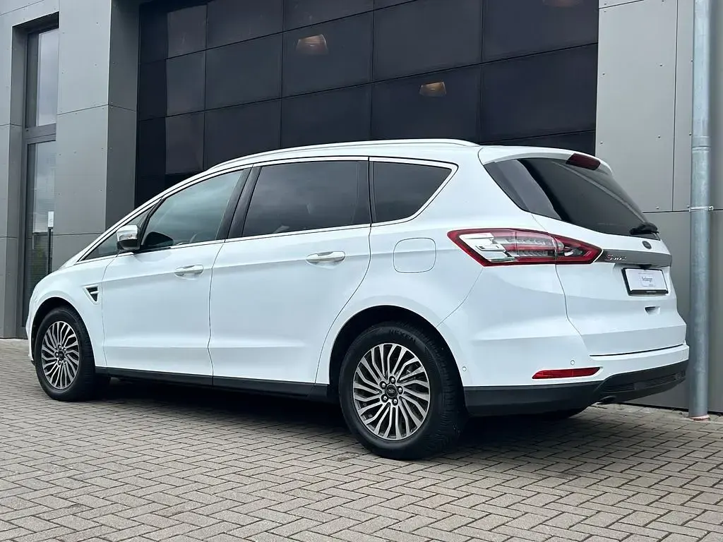 Gebraucht Ford S-MAX Titanium 150 PS (110 kW) 2019 Weiß Van / Kleinbus