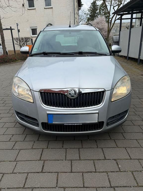 Gebraucht Skoda Roomster 86 PS (63 kW) 2009 Silber Van / Kleinbus