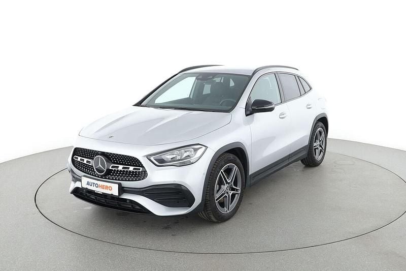 Grau Gebraucht 2021 Mercedes GLA200 AMG line SUV | 32.690 € (Guter Preis) - Bild 1/3