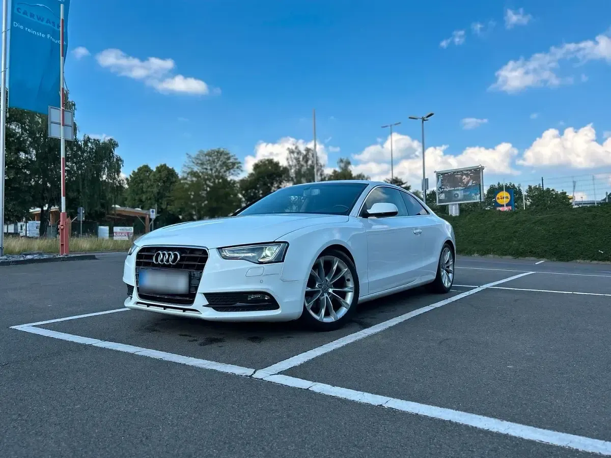 Gebraucht Audi A5 Design 170 PS (125 kW) 2012 Weiß Coupé
