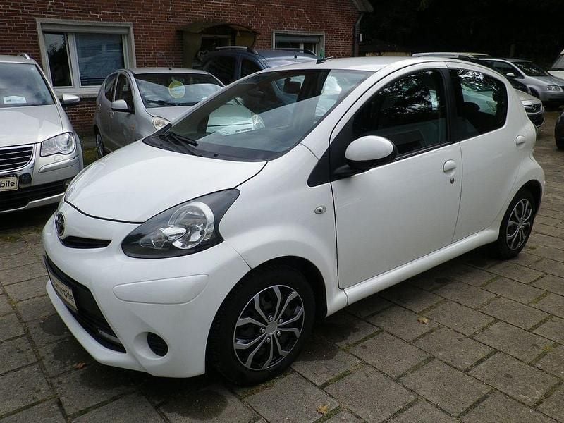 Weiß Gebraucht 2014 Toyota Aygo Kleinwagen | 4.200 € (Superpreis) - Bild 1/4