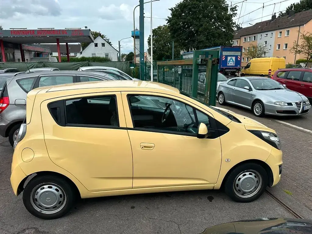 Gebraucht Chevrolet Spark LT 68 PS (50 kW) 2014 Gelb Kleinwagen