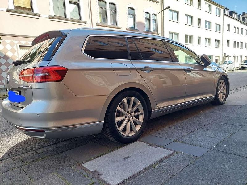 Silber Gebraucht 2016 VW Passat Kombi | 15.200 € (Fairer Preis) - Bild 1/4