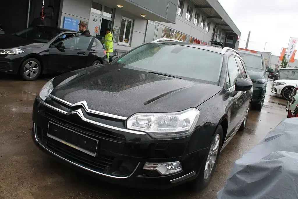 Gebraucht Citroën C5 SELECTION 179 PS (131 kW) 2016 Schwarz Kombi