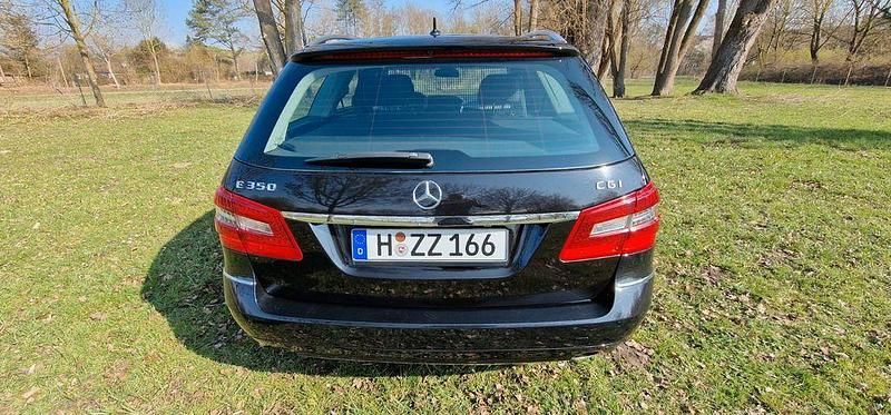 Gebraucht Mercedes E350 Elegance 292 PS (214 kW) 2011 Schwarz Limousine