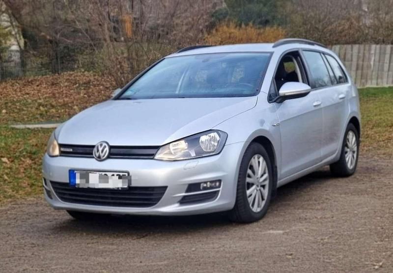 Silber Gebraucht 2015 VW Golf VII Trendline Kombi | 6.200 € (Guter Preis) - Bild 1/4