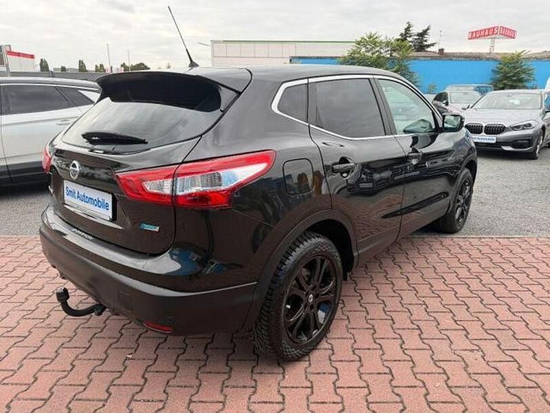 Gebraucht Nissan Qashqai Acenta 110 PS (80 kW) 2016 Schwarz SUV