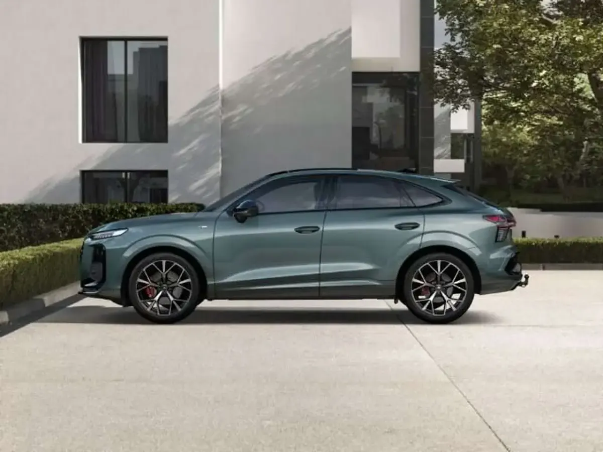 Neu Audi Q3 193 PS (141 kW) 2026 Salbeigrün metallic SUV