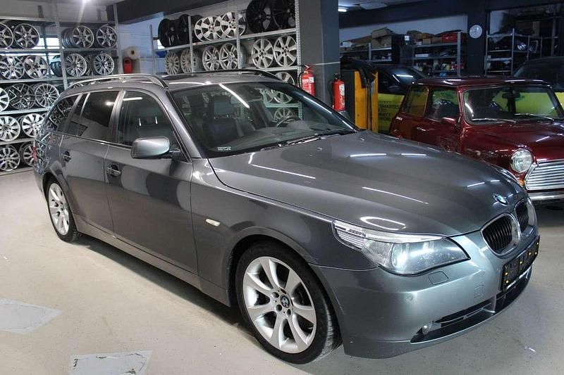 Titangrau ii metallic Gebraucht 2005 BMW 535 Kombi | 7.599 € (Fairer Preis) - Bild 1/4