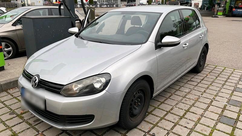 Gebraucht VW Golf VI 105 PS (77 kW) 2010 Silber Kleinwagen