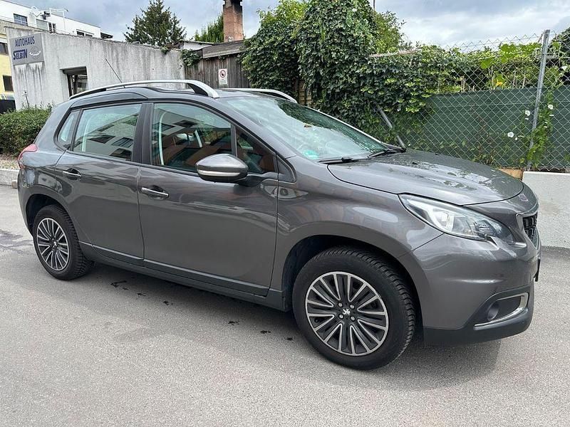 Grau Gebraucht 2017 Peugeot 2008 Active SUV | 9.999 € (Fairer Preis) - Bild 1/4