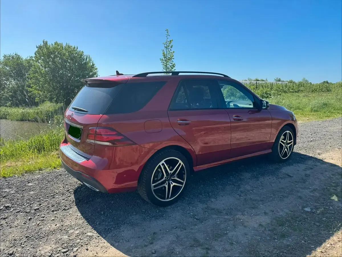 Gebraucht Mercedes GLE350 258 PS (189 kW) 2015 Rot SUV