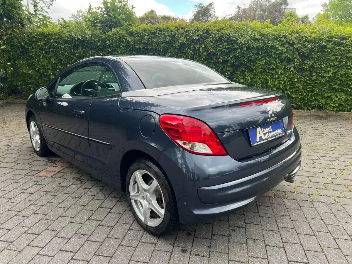 Gebraucht Peugeot 207 CC Allure 120 PS (88 kW) 2014 Blau Cabrio