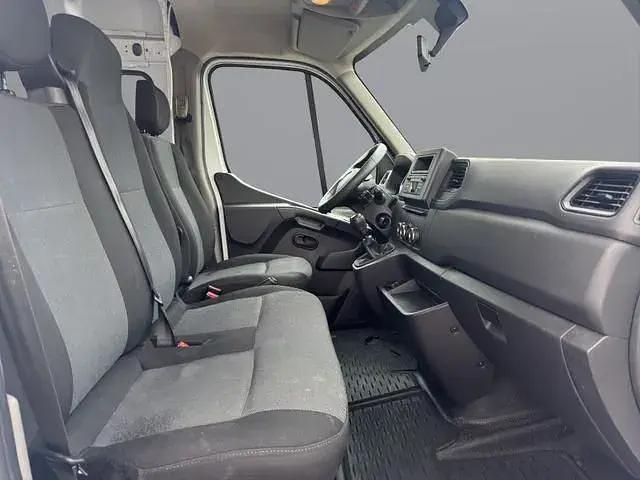 Usata Renault Master 150 CV (110 kW) 2023 Bianco Monovolume