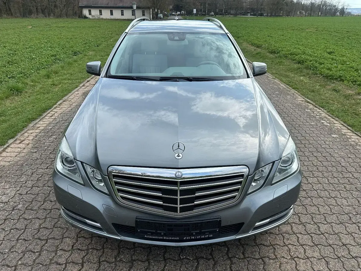 Gebraucht Mercedes E250 204 PS (150 kW) 2010 Silber Kombi