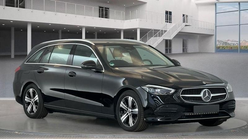 Schwarz Gebraucht 2023 Mercedes C200 Avantgarde Limousine | 28.900 € (Superpreis) - Bild 1/4