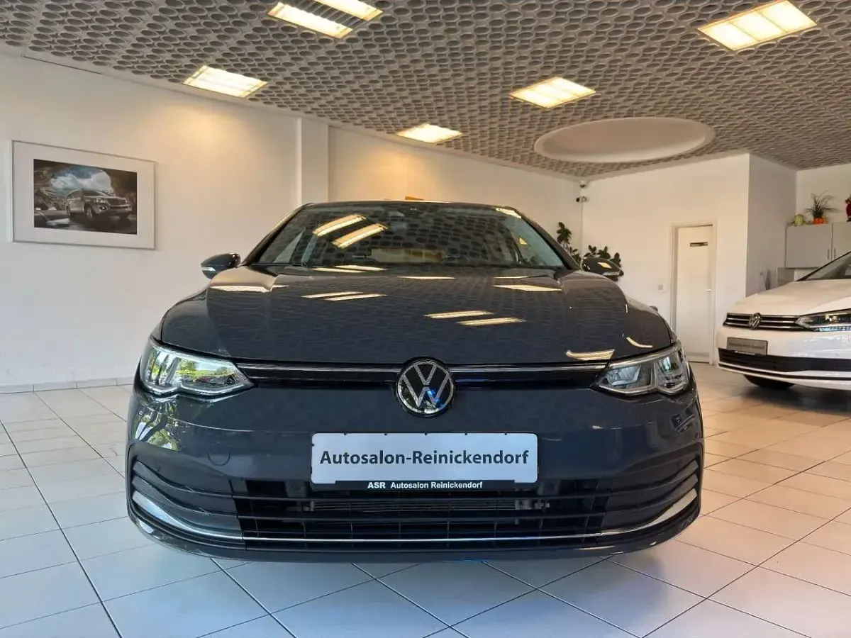 Gebraucht VW Golf VIII Move 110 PS (80 kW) 2024 Grau Kleinwagen