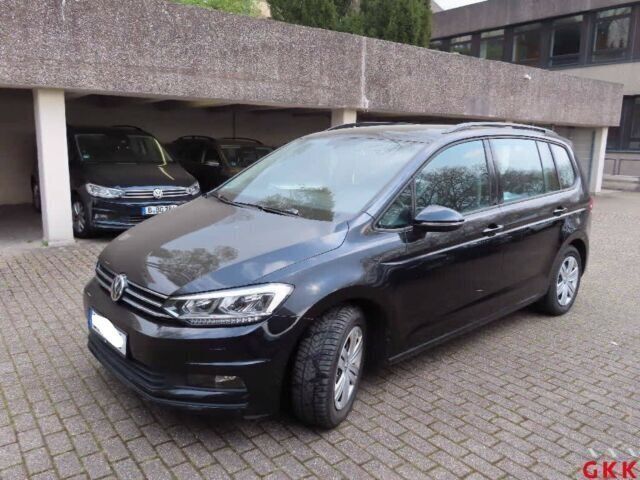 Gebraucht VW Touran Comfortline 150 PS (110 kW) 2018 Schwarz metallic Van / Kleinbus