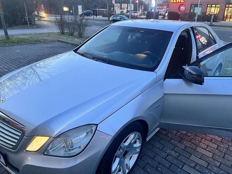 Gebraucht Mercedes E250 204 PS (150 kW) 2009 Limousine