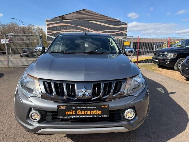 Gebraucht Mitsubishi L200 181 PS (133 kW) 2019 Grau Pickup