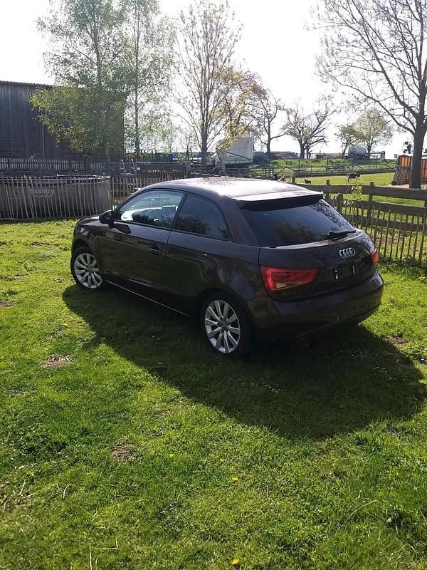 Gebraucht Audi A1 85 PS (62 kW) 2013 Braun Kleinwagen