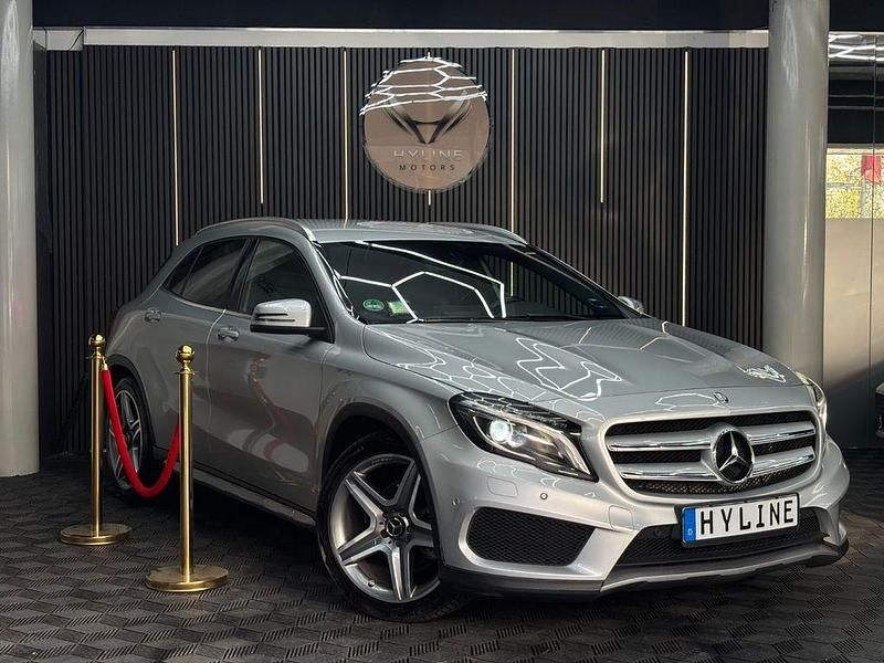 Gebraucht Mercedes GLA200 AMG line 156 PS (114 kW) 2015 Silber SUV