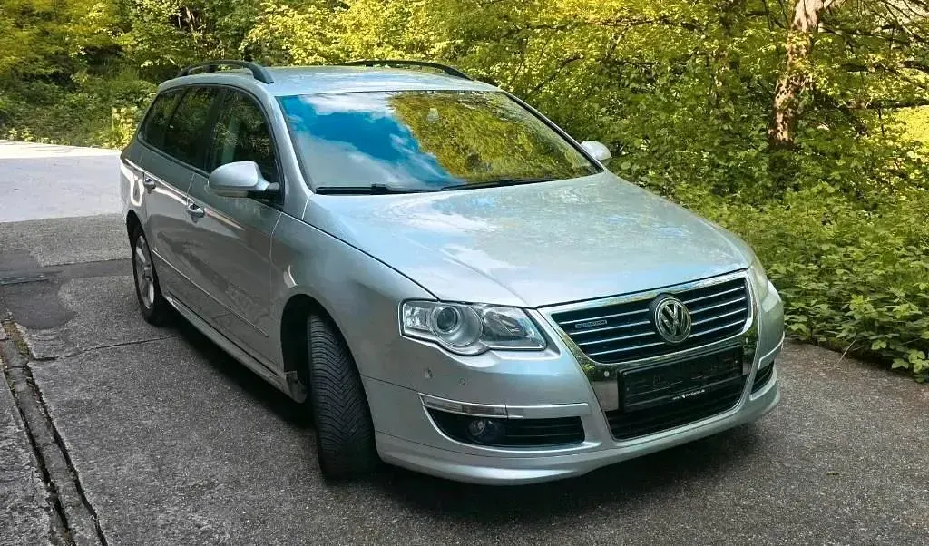 Gebraucht VW Passat 105 PS (77 kW) 2010 Grau Kombi