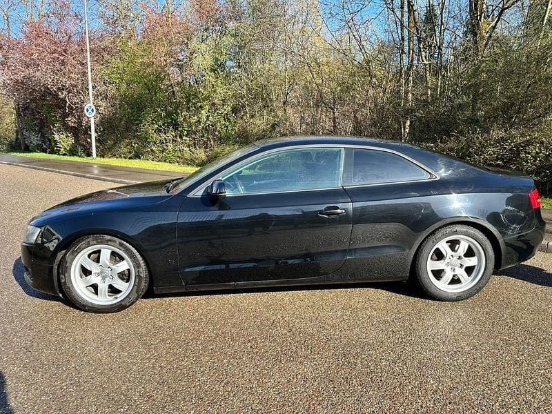 Gebraucht Audi A5 Sport 170 PS (125 kW) 2011 Brillantschwarz Coupé