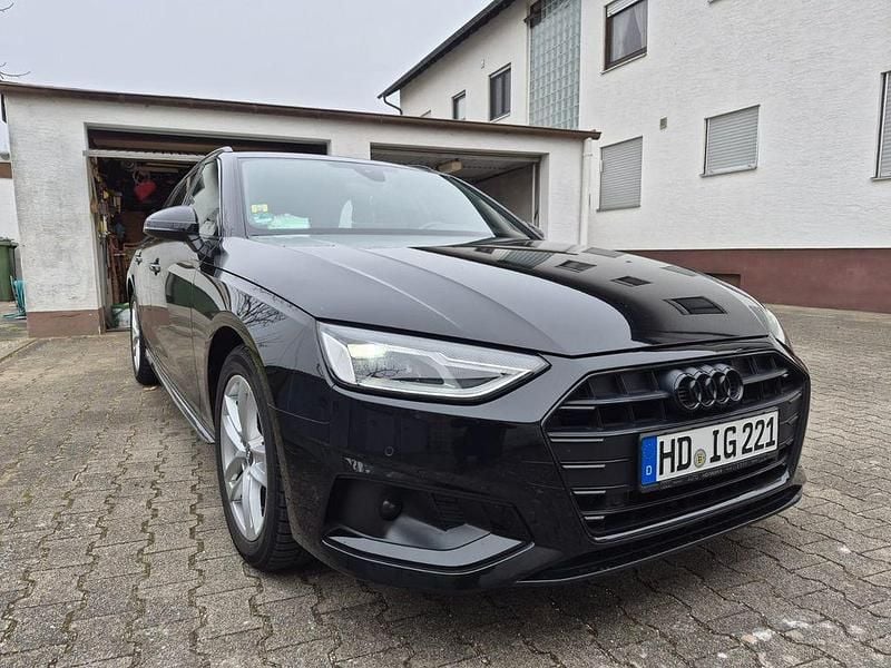 Gebraucht Audi A4 Advanced 163 PS (119 kW) 2020 Schwarz Kombi