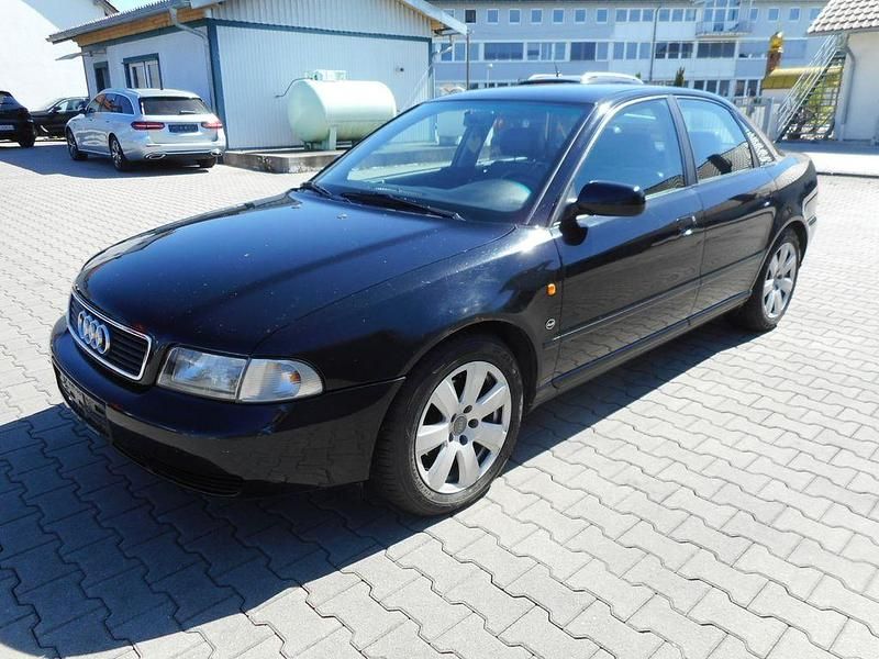 Second-hand Audi A4 125 CP (91 kW) 1997 Negru Berlinǎ