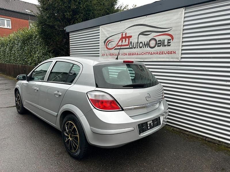Gebraucht Opel Astra 105 PS (77 kW) 2005 Silber Limousine