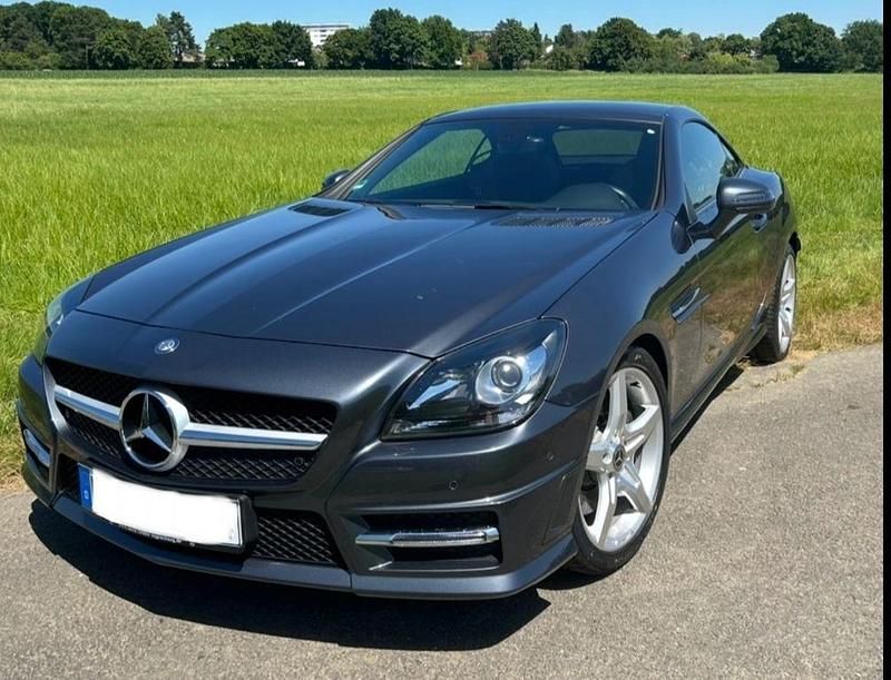 Grau Gebraucht 2013 Mercedes SLK200 AMG line Cabrio | 21.500 € (Fairer Preis) - Bild 1/4