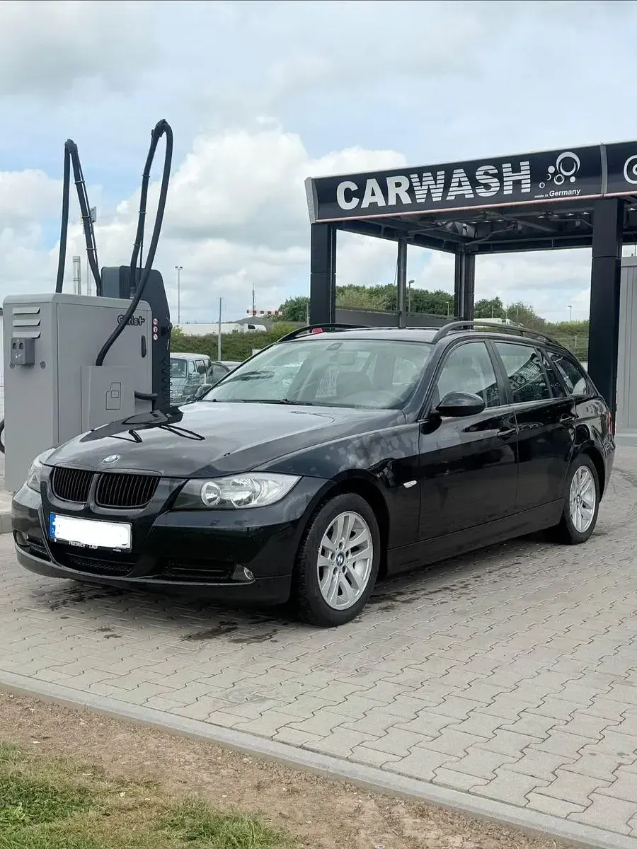 Gebraucht BMW 318 129 PS (94 kW) 2006 Schwarz Kombi