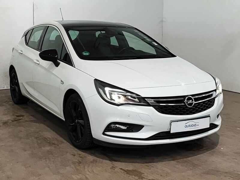 Weiß Gebraucht 2019 Opel Astra Edition Limousine | 9.980 € (Guter Preis) - Bild 1/4