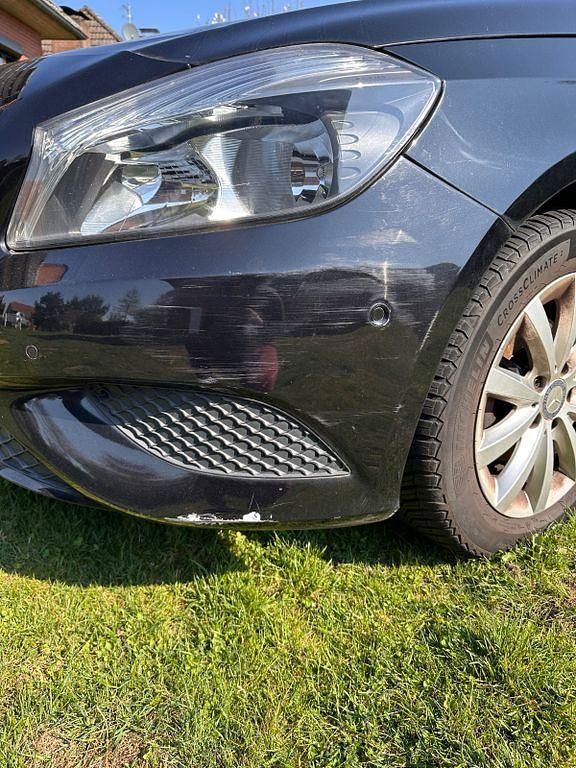 Gebraucht Mercedes A160 90 PS (66 kW) 2014 Schwarz Limousine