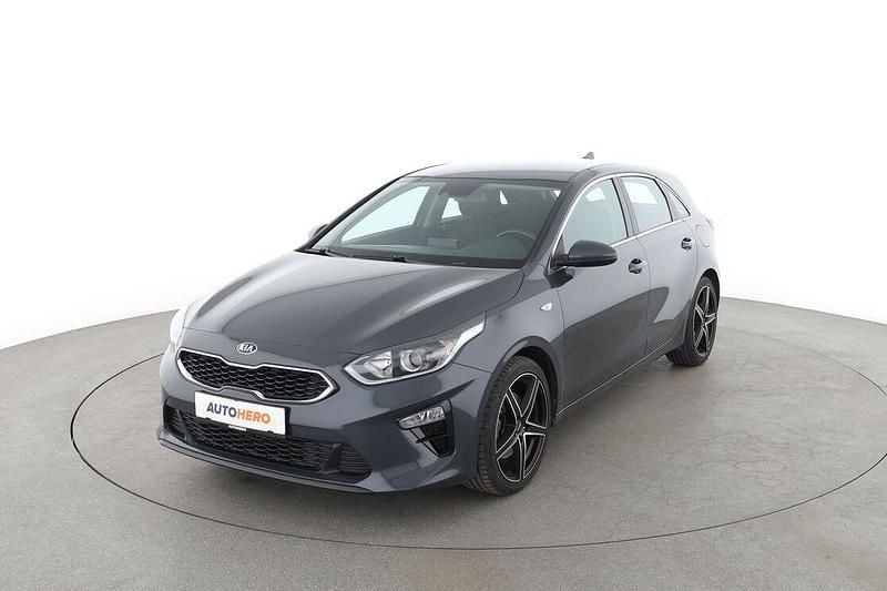 Grau Gebraucht 2018 Kia Ceed Vision Limousine | 13.680 € (Fairer Preis) - Bild 1/3