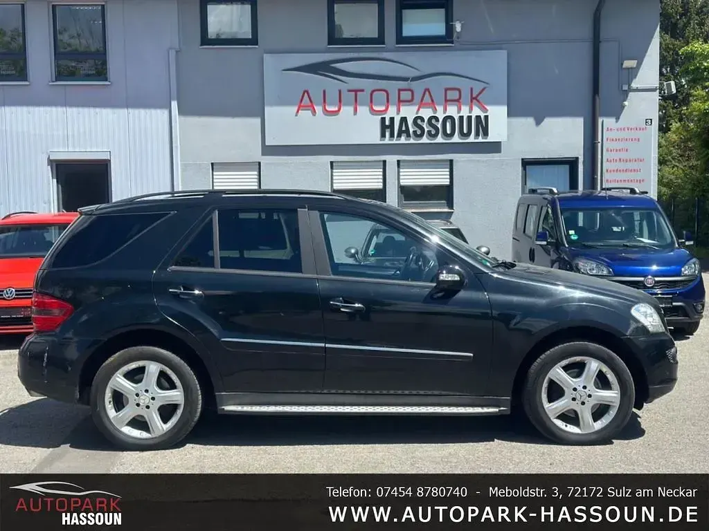 Gebraucht Mercedes ML320 224 PS (164 kW) 2006 Obsidianschwarz  lack SUV