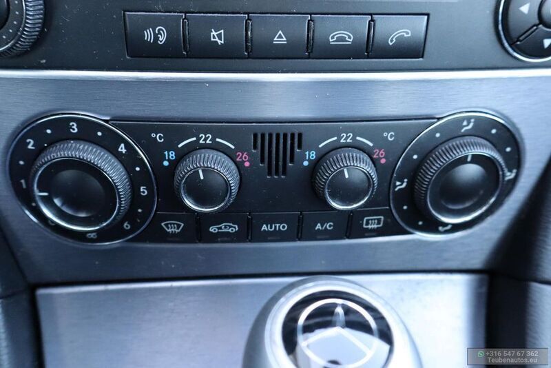 Gebraucht Mercedes CLC200 122 PS (89 kW) 2010 Grau Kleinwagen