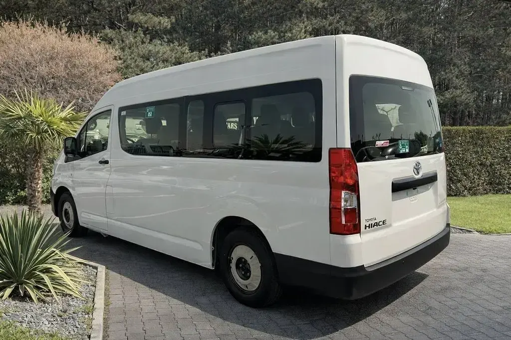 Neu Toyota HiAce 150 PS (110 kW) 2026 Weiß Van