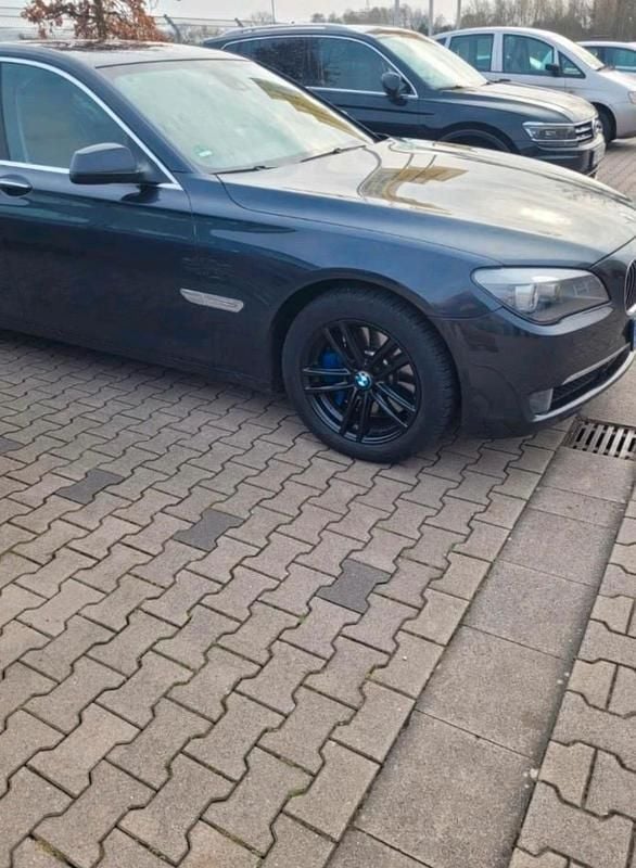 Gebraucht BMW 740 326 PS (239 kW) 2009 Schwarz Limousine