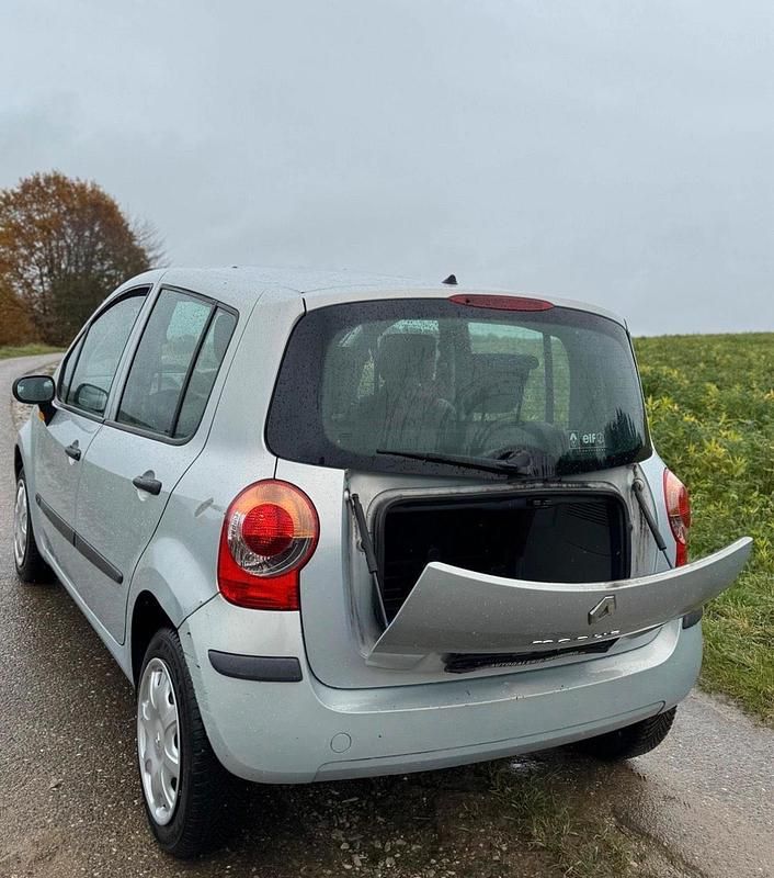 Gebraucht Renault Modus 75 PS (55 kW) 2005 Silber Van / Kleinbus