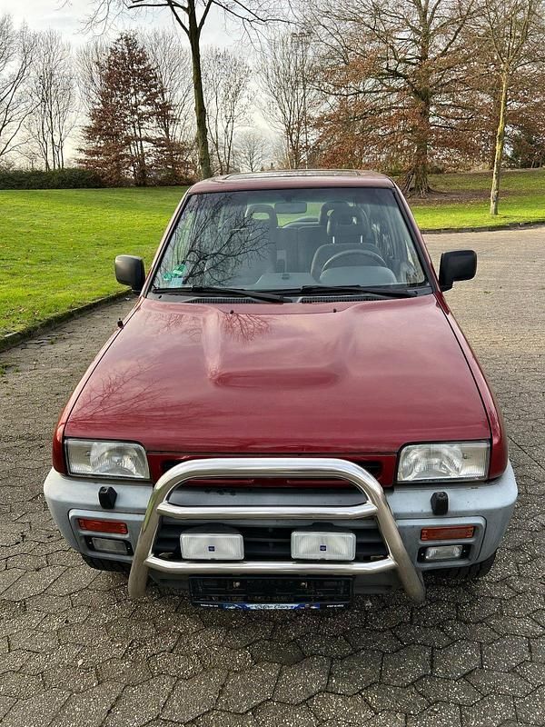 Gebraucht Nissan Terrano 124 PS (91 kW) 1995 Rot SUV