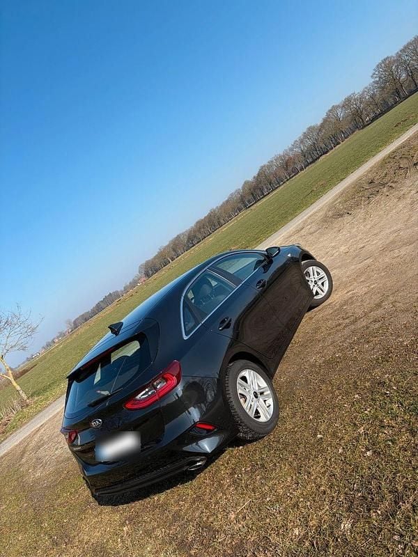 Gebraucht Kia Ceed Vision 160 PS (117 kW) 2021 Schwarz Kleinwagen