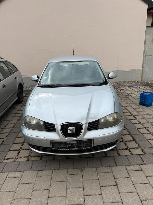 Silber Gebraucht 2006 Seat Ibiza Limousine | 500 € (Superpreis) - Bild 1/4