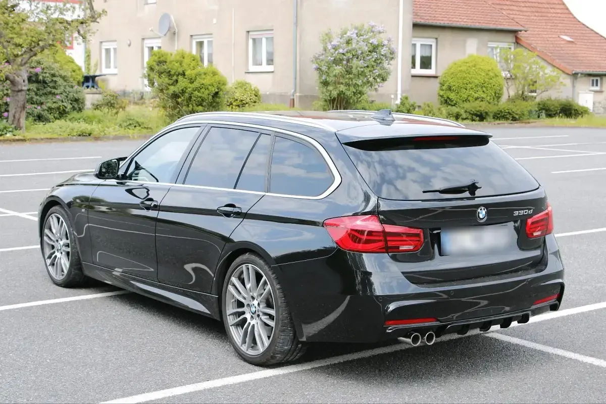 Gebraucht BMW 330 M Sport 258 PS (189 kW) 2015 Schwarz Kombi